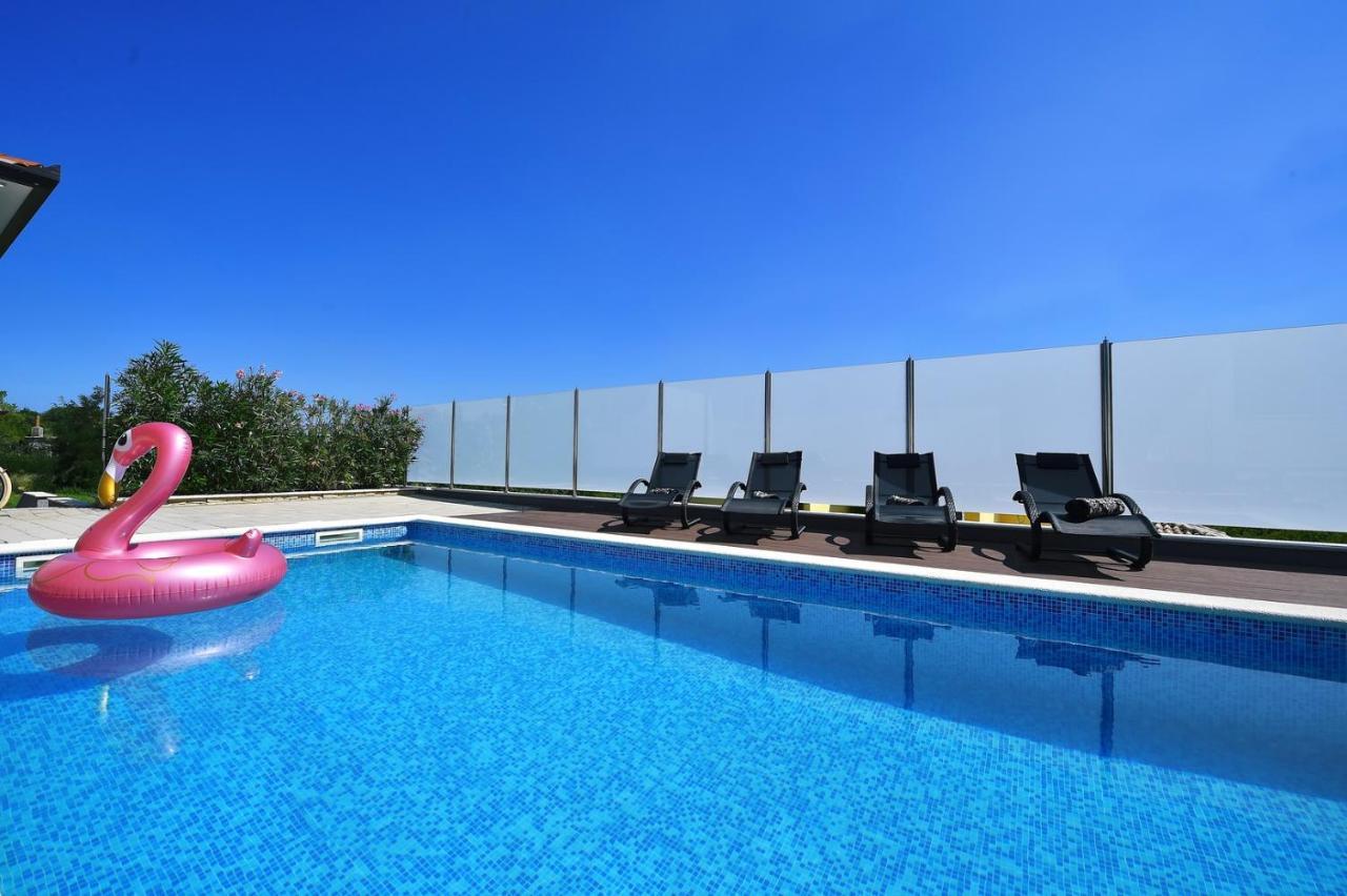 Villa La Casa De Papel à Labin  Extérieur photo